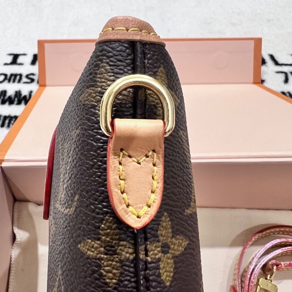 Louis Vuitton Fold Me Pouch - Picture 8 of 16